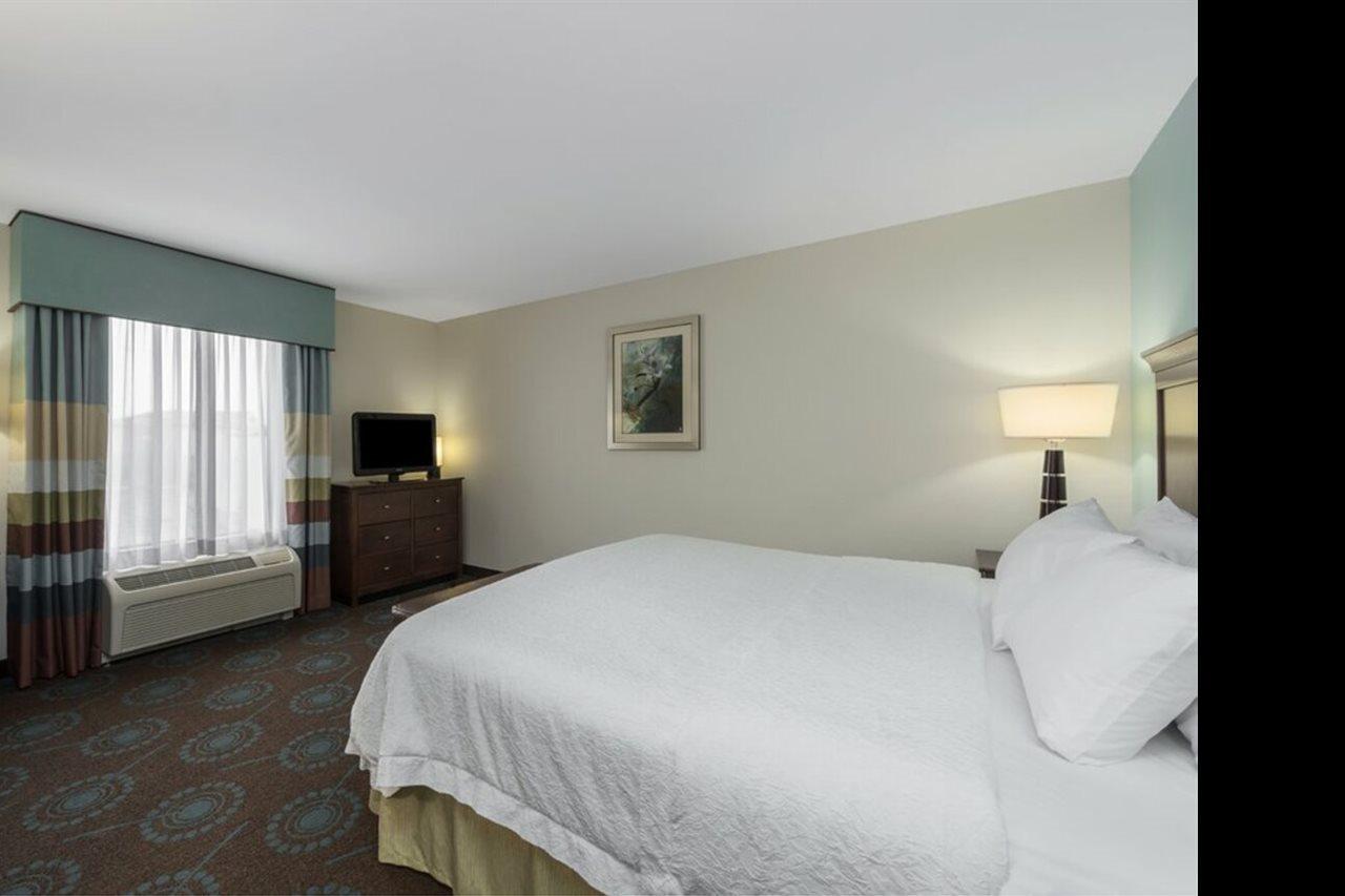 Hampton Inn Фармингтон Экстерьер фото