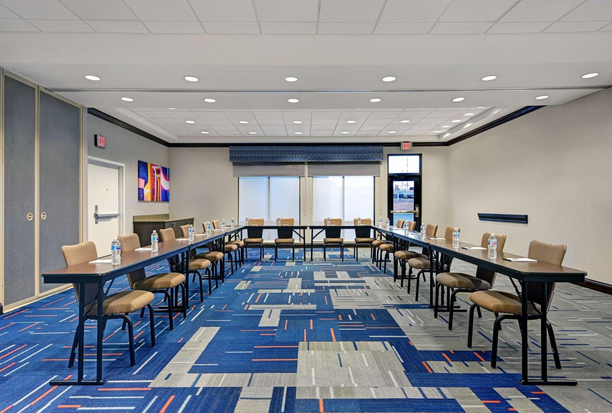 Hampton Inn Фармингтон Экстерьер фото