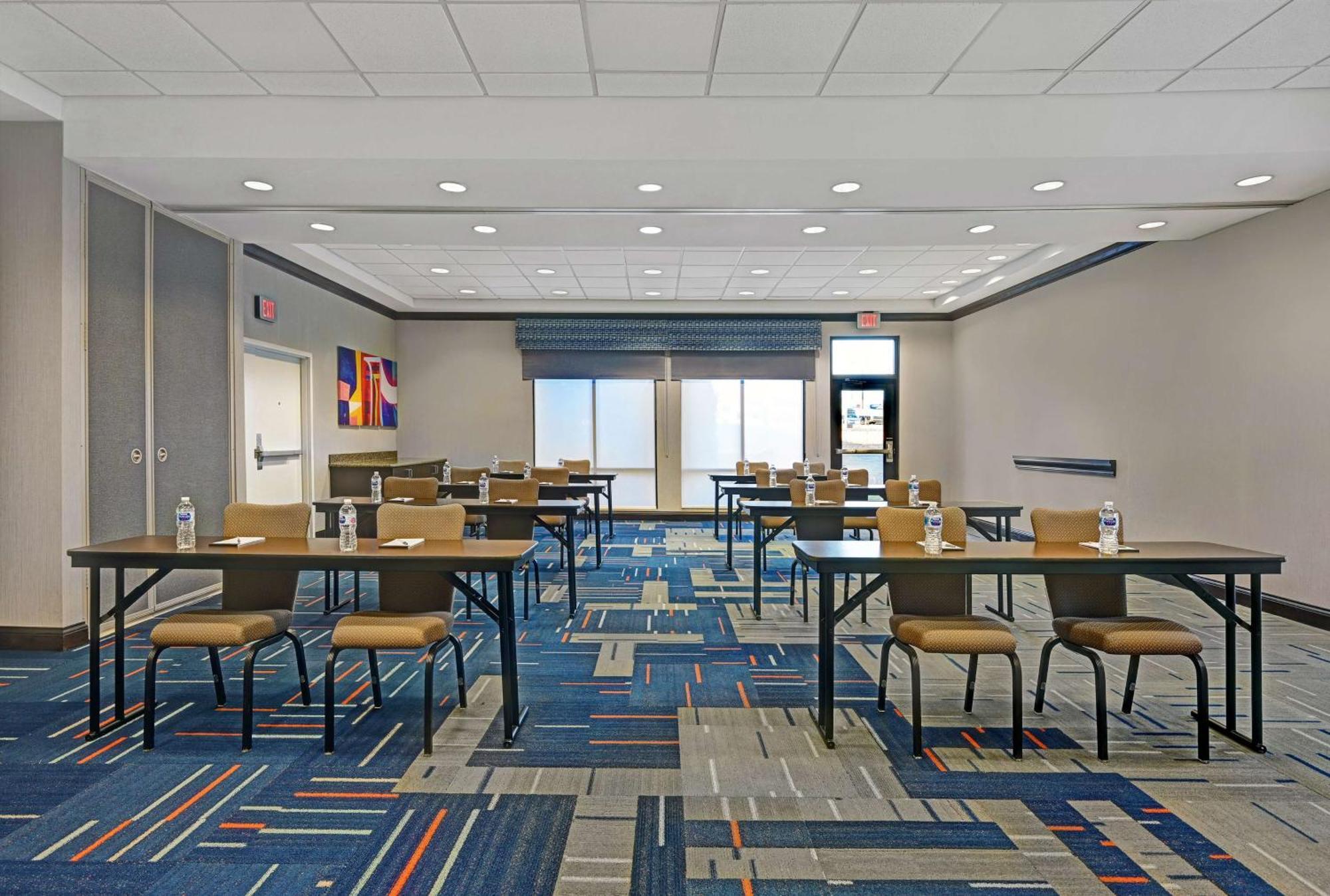 Hampton Inn Фармингтон Экстерьер фото