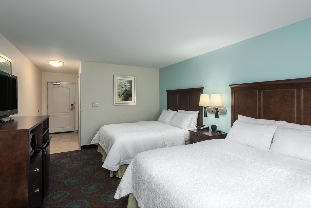 Hampton Inn Фармингтон Экстерьер фото